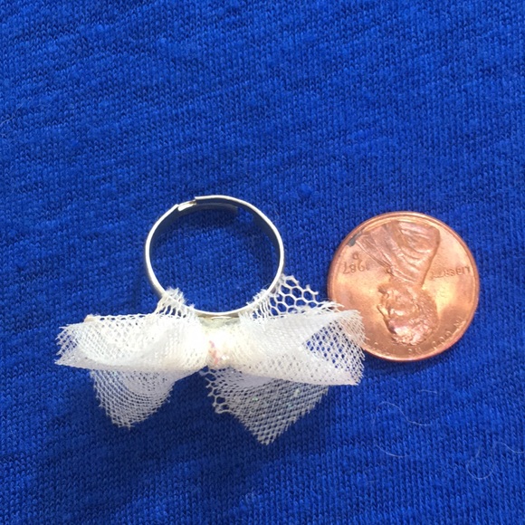 Hello Kitty Adjustable Cute Bow Ring - Picture 5 of 8